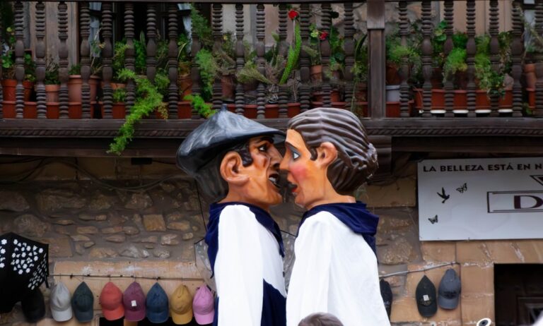 Connecting with Fellow Crafters Through Online Haberdashery Communities